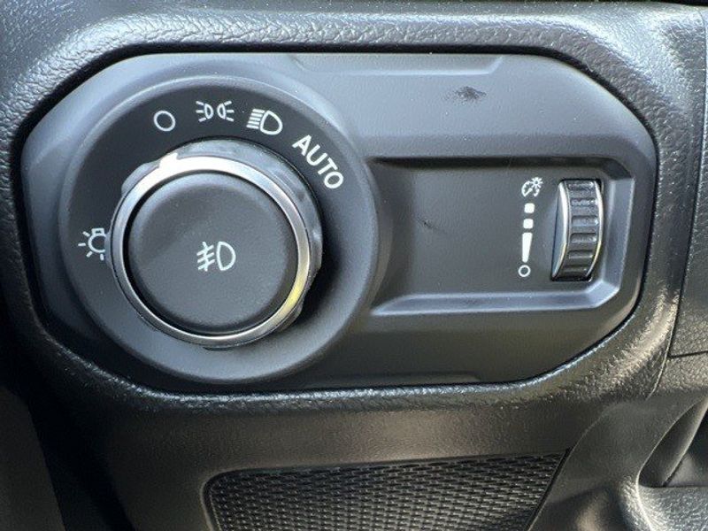 2023 Jeep Wrangler 4-door Sahara Altitude 4x4Image 43