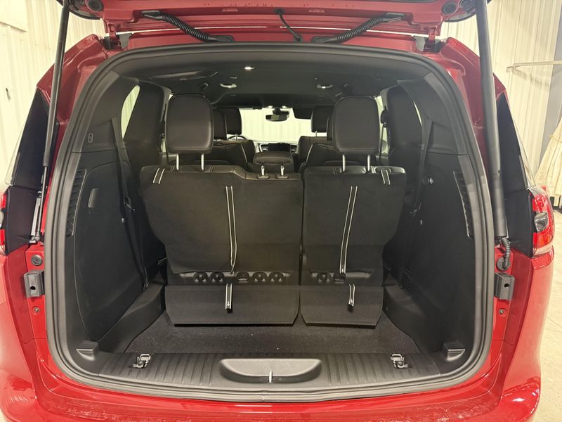 New 2026 Chrysler Pacifica SelectImage 5