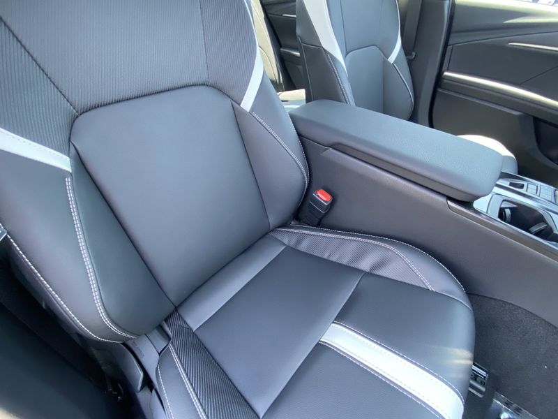 New 2025 Toyota Camry SEImage 11