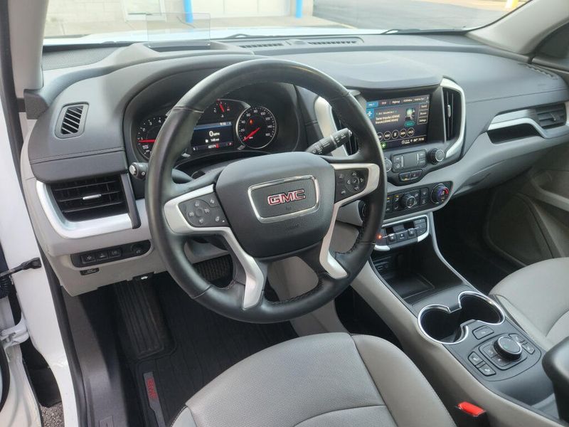 Used 2024 GMC Terrain SLT