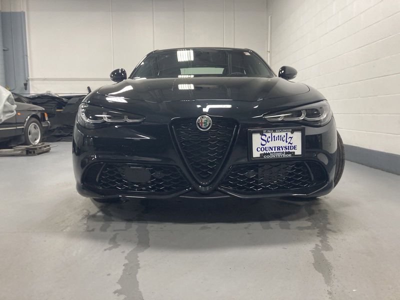 2024 Alfa Romeo Giulia Veloce AwdImage 3