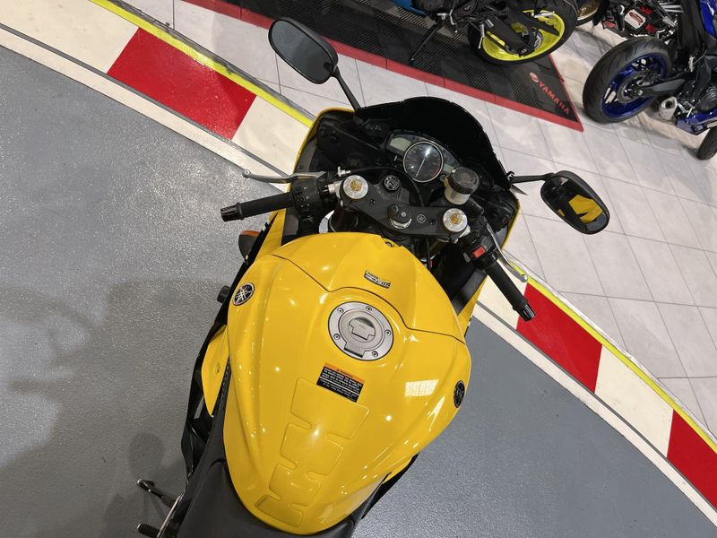 Used 2016 Yamaha YZF-R6 CA Image 15