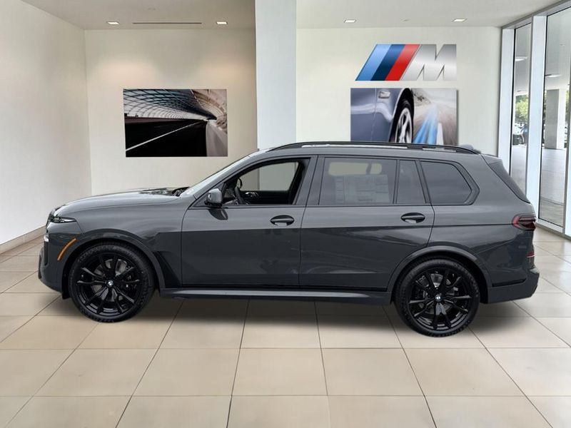 2026 BMW X7 xDrive40iImage 9