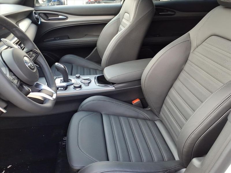 New 2025 Alfa Romeo Stelvio AwdImage 10