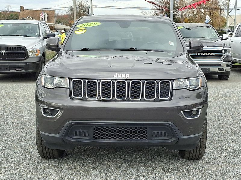 2020 Jeep Grand Cherokee Laredo E photo 2