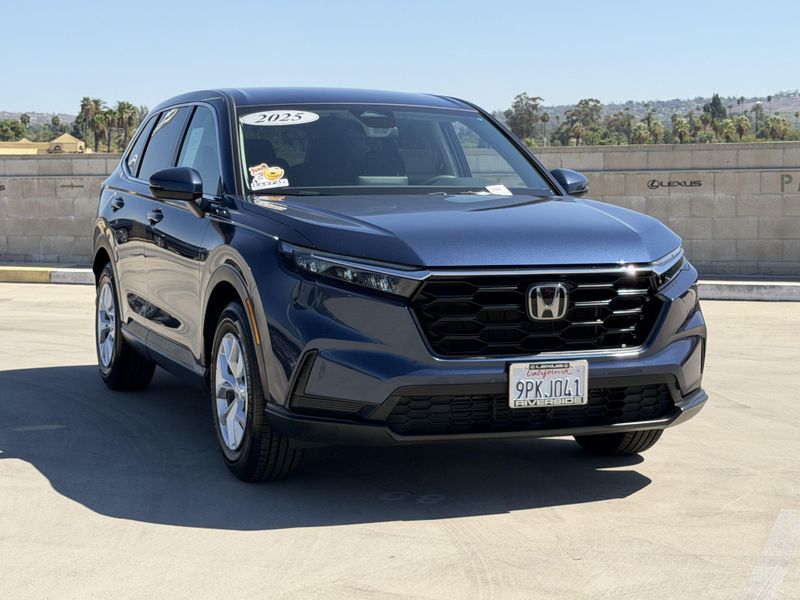Used 2025 Honda CR-V LXImage 2