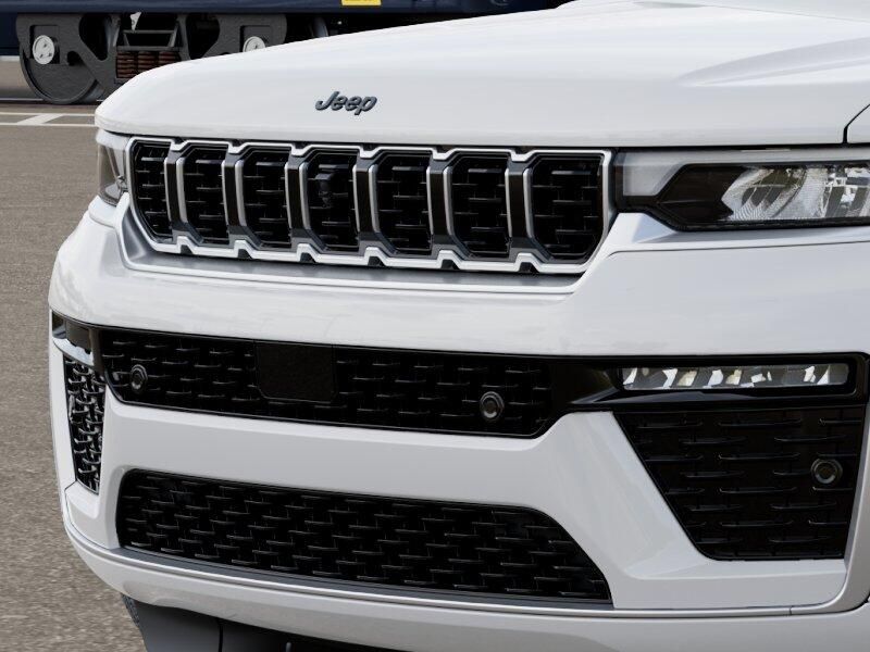 New 2027 Jeep Grand Cherokee L Summit 4x4Image 7