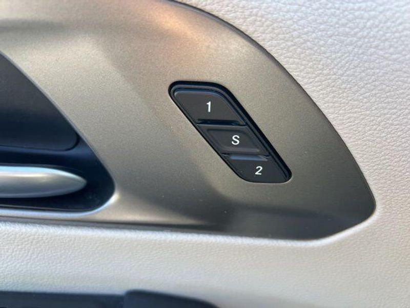 2023 Chrysler Pacifica Touring LImage 14