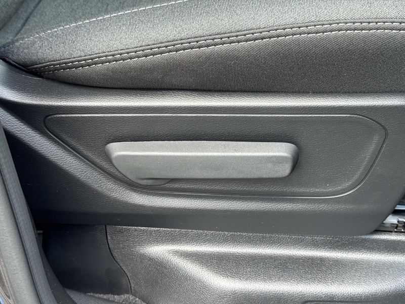 New 2026 RAM 1500 Big Horn Crew Cab 4x2 5'7' Box