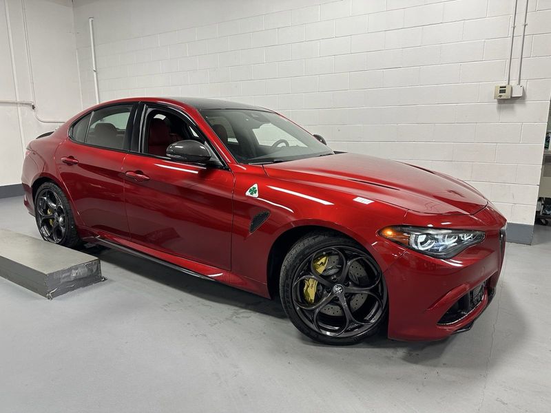 2024 Alfa Romeo Giulia Quadrifoglio Carbon RwdImage 13