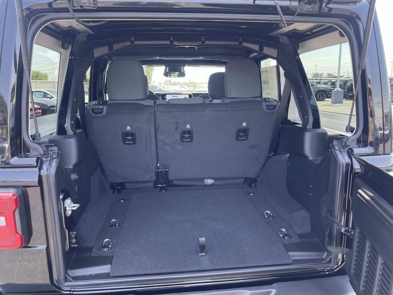 New 2026 Jeep Wrangler 4-door Rubicon
