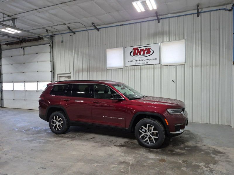 2025 Jeep Grand Cherokee L Limited 4x4Image 3