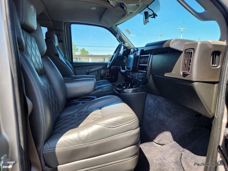2023 Chevrolet Express Cargo Image 25