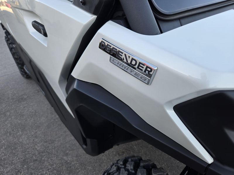NEW 2026 CAN-AM DEFENDER MAX LIMITED CAB HD11 Image 17