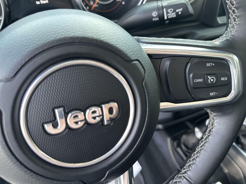 2020 Jeep Gladiator OverlandImage 24