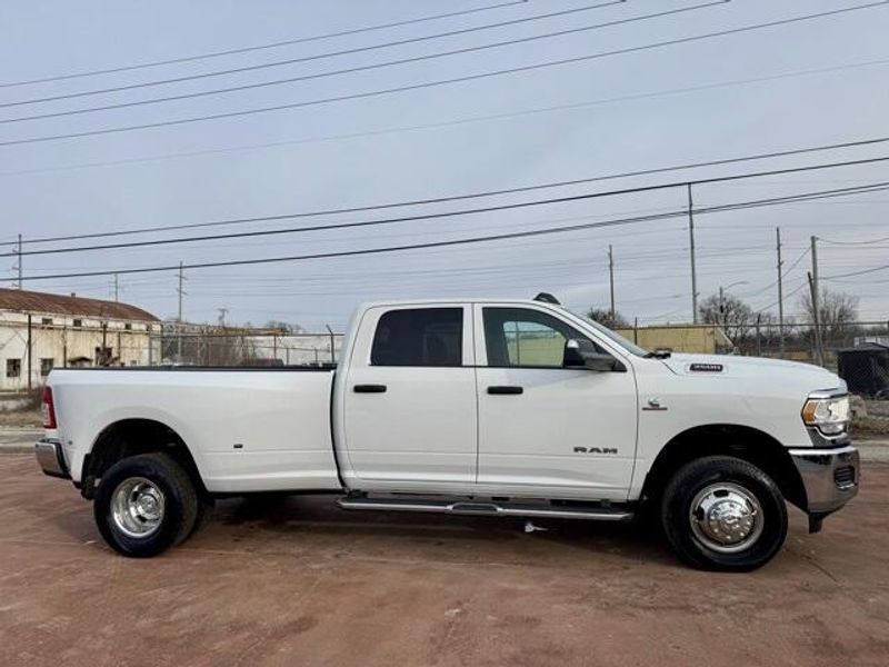 2022 RAM 3500 TradesmanImage 4