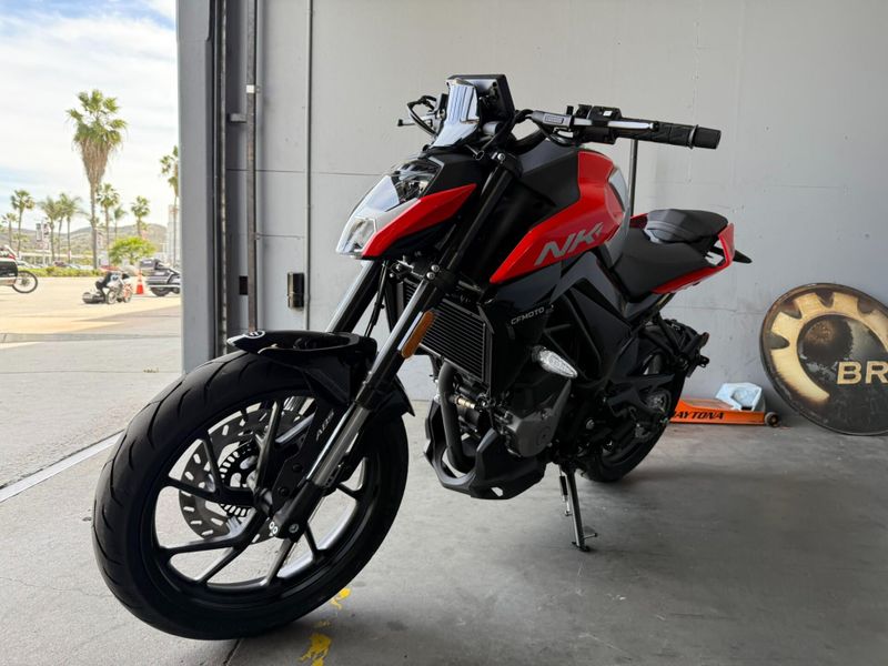 New 2025 CFMOTO 300NK Image 6