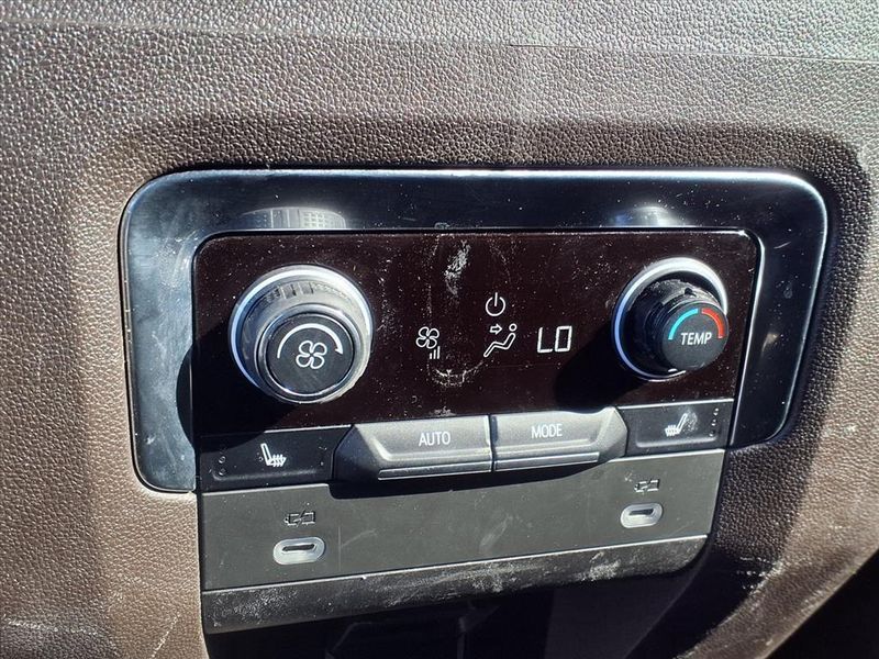 Used 2021 Chevrolet Suburban Z71Image 12