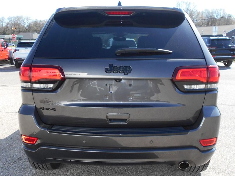 2018 Jeep Grand Cherokee AltitudeImage 30