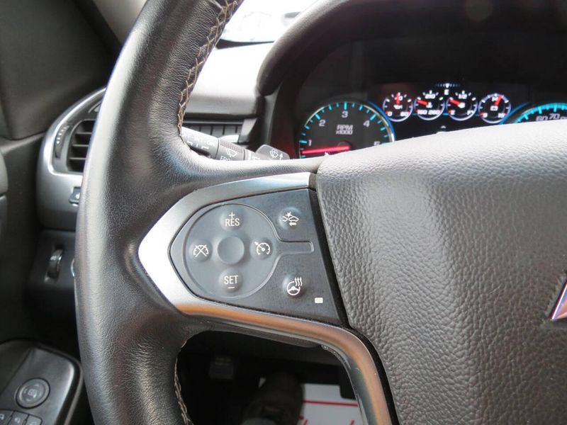 Used 2020 Chevrolet Suburban Premier 4x4 4dr SUVImage 23