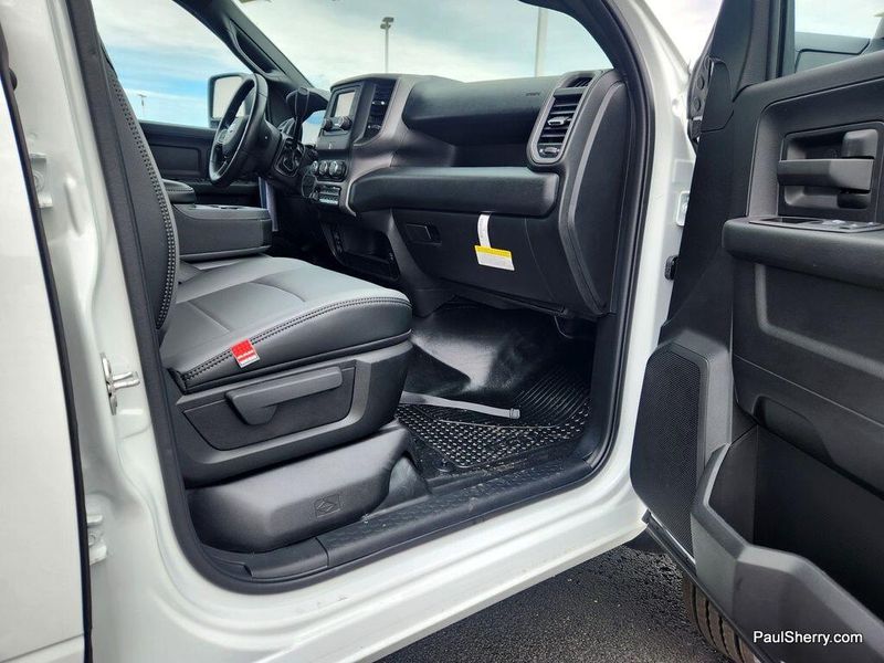 2024 RAM 5500 Tradesman Chassis Crew Cab 4x4 84
