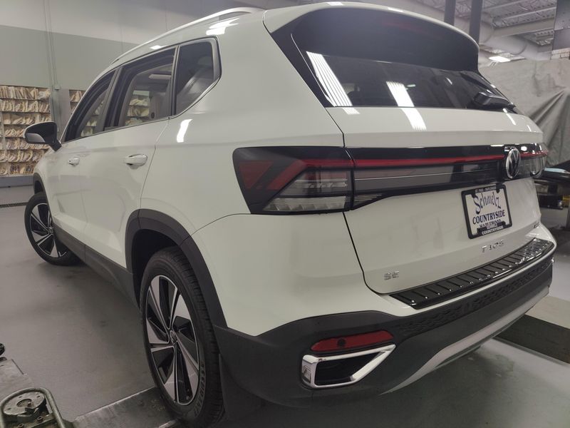 2025 Volkswagen Taos SE AWD w/SunroofImage 10