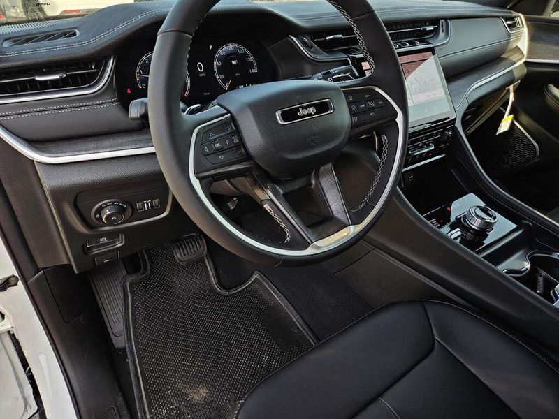 2025 Jeep Grand Cherokee L Limited 4x4Image 22