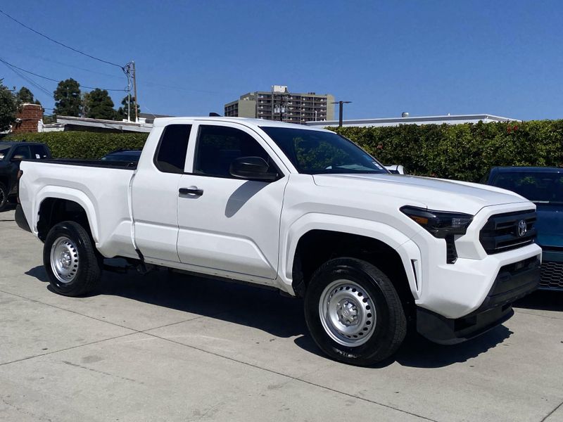 2025 Toyota Tacoma SRImage 2