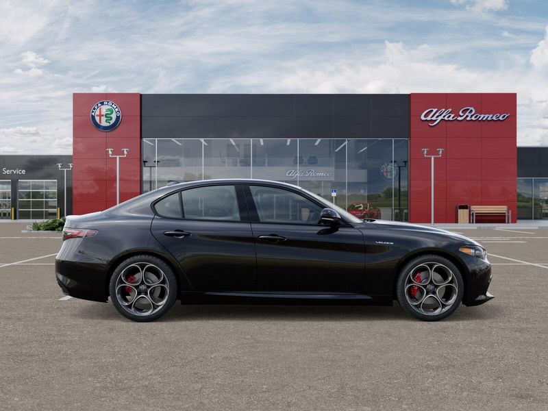 New 2025 Alfa Romeo Giulia RwdImage 38