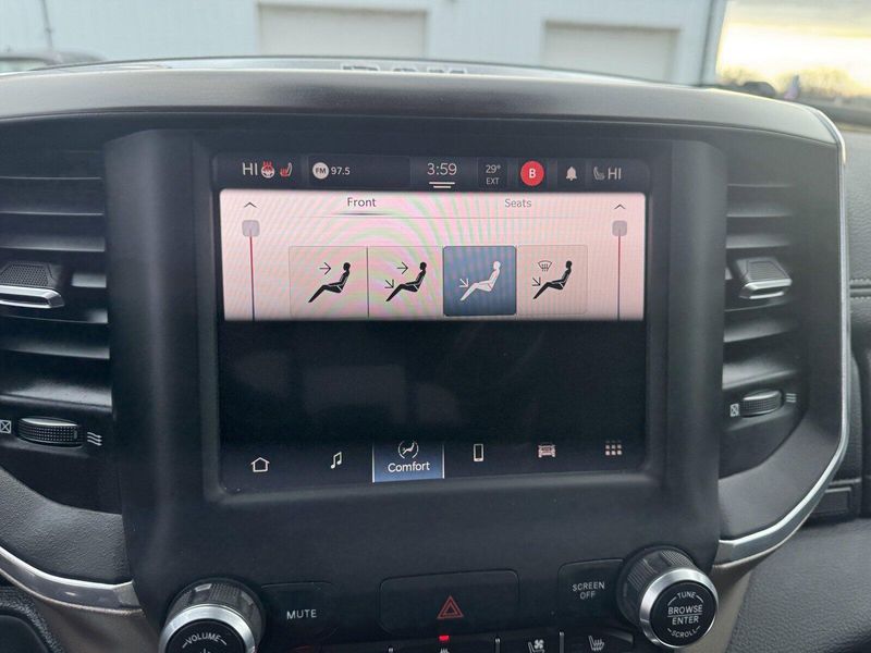 2022 RAM 1500 LaramieImage 21