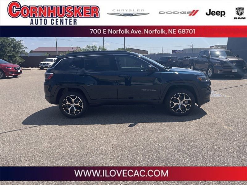 2024 Jeep Compass Limited 4x4Image 1