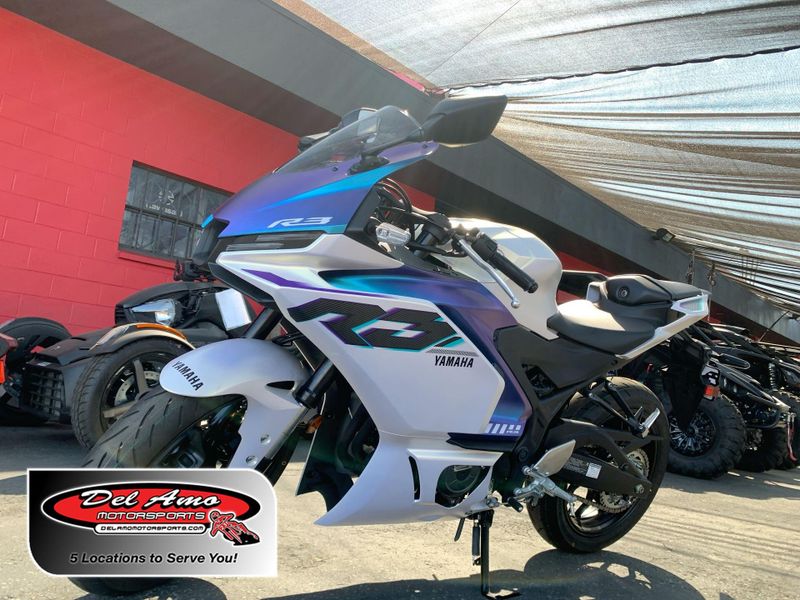 New 2025 Yamaha YZF-R3 ABS Image 1