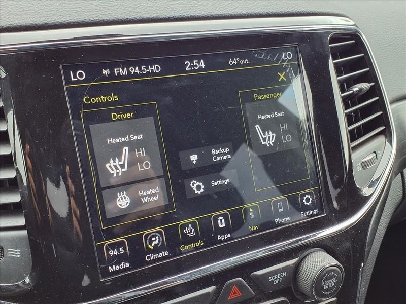 Used 2021 Jeep Grand Cherokee Laredo XImage 22