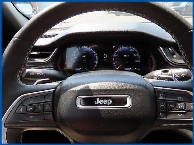 2024 Jeep Grand Cherokee L Altitude XImage 16