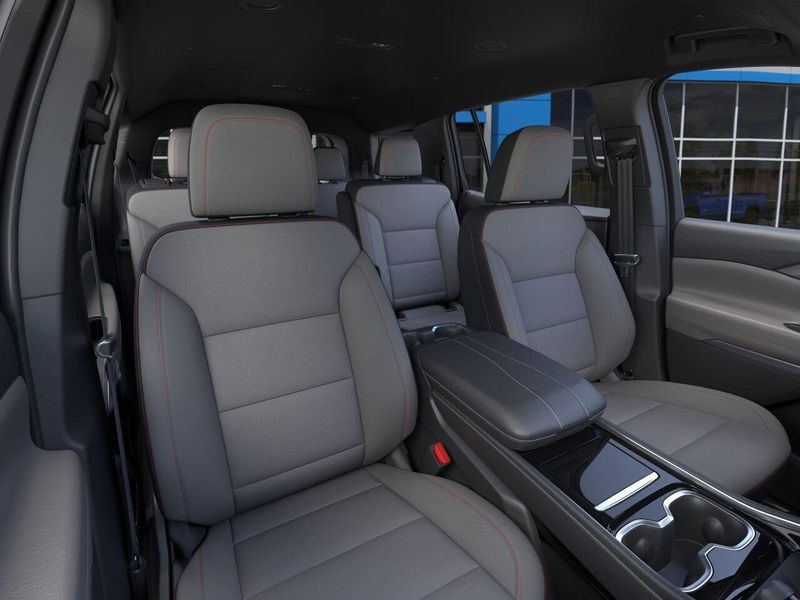 New 2025 Chevrolet Traverse FWD LTImage 16
