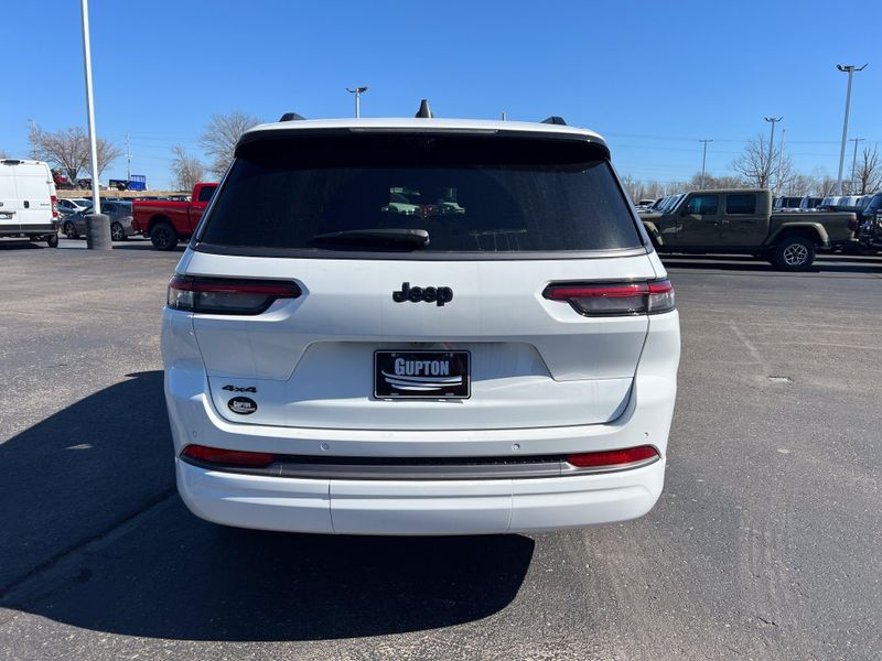 New 2026 Jeep Grand Cherokee L Limited Reserve 4x4Image 8