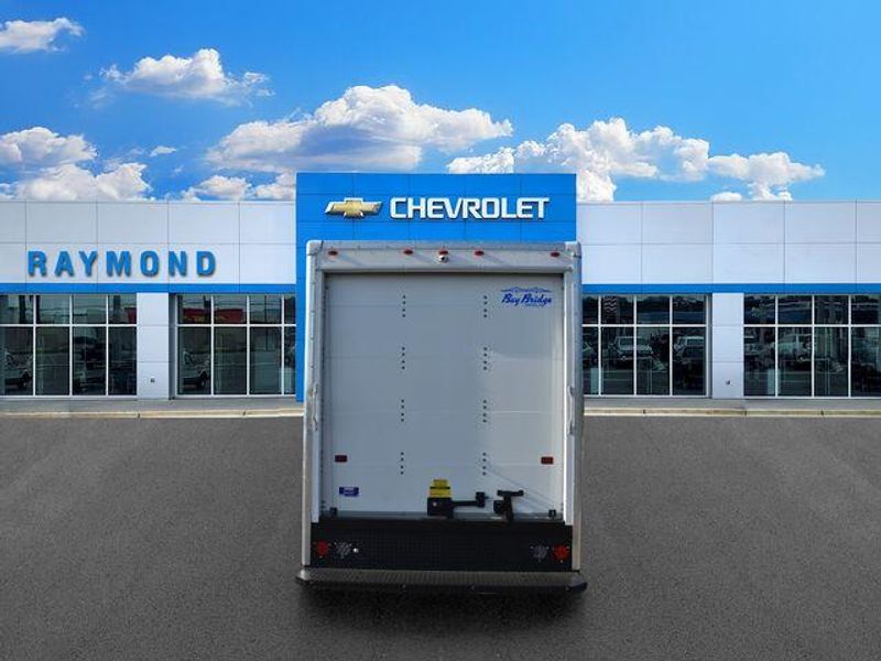 New 2026 Chevrolet Express 3500 Work VanImage 5