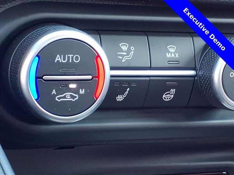 New 2025 Alfa Romeo Giulia VeloceImage 21