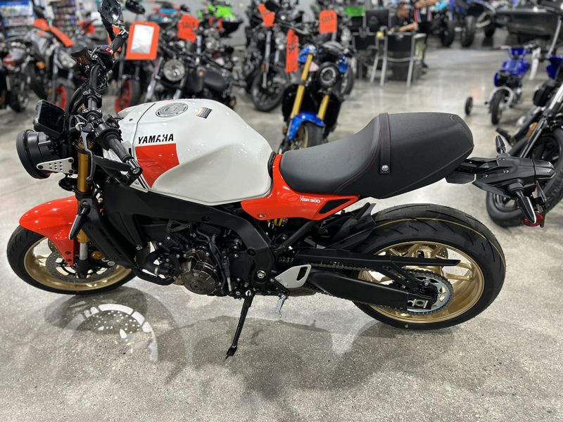 New 2025 Yamaha XSR900 Image 5