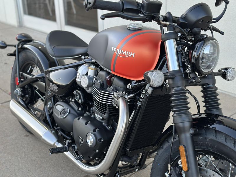 2025 Triumph BONNEVILLE BOBBER Image 8