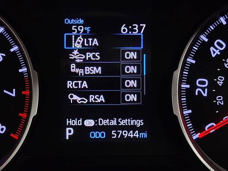 Used 2020 Toyota RAV4 XLE Premium AWD w/SunroofImage 7