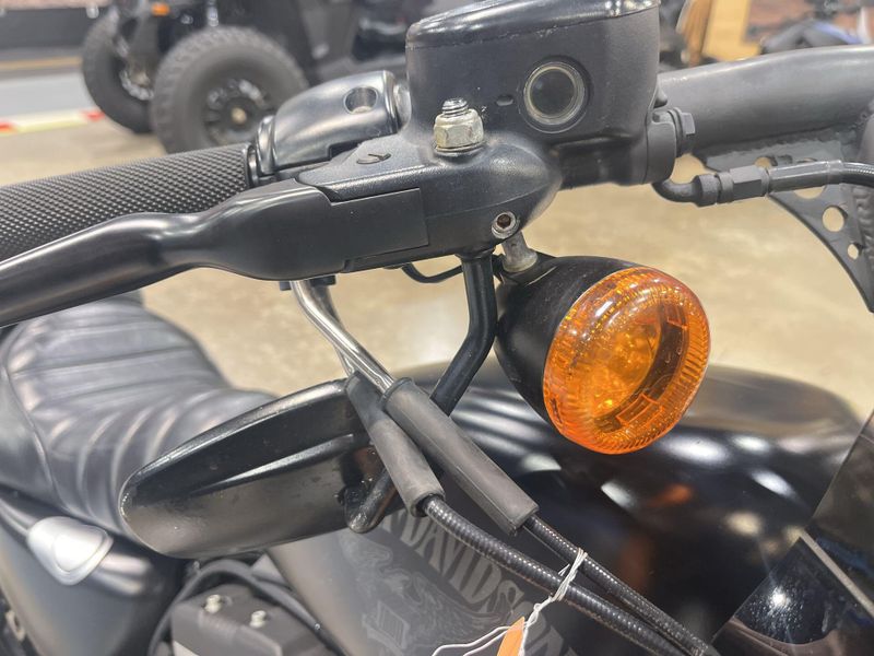 Used 2016 Harley-Davidson Sportster Iron 883 Image 21