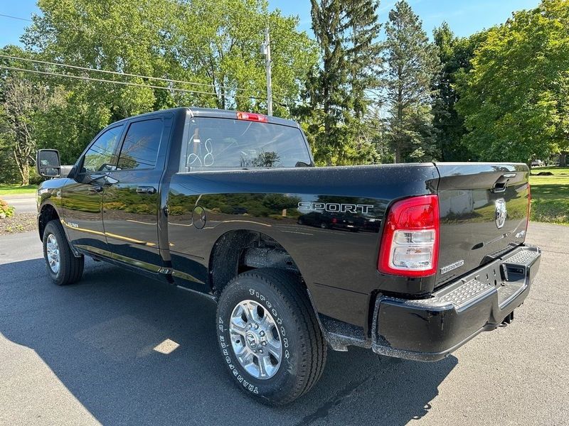 2023 RAM 2500 Big Horn Crew Cab 4x4 6