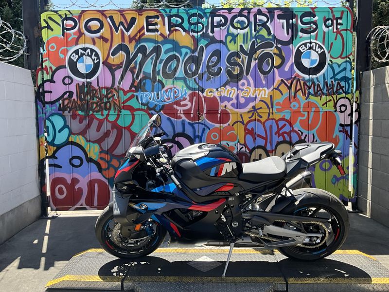 New 2026 BMW M 1000 RR Image 1