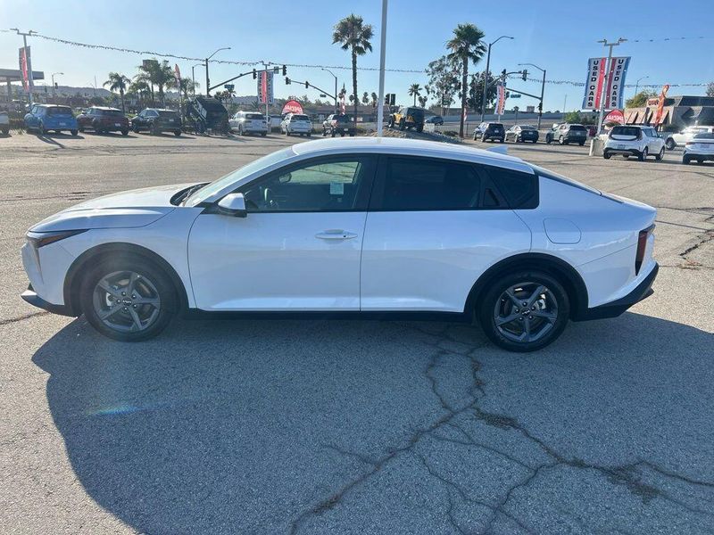 Used 2025 Kia K4 LXSImage 6