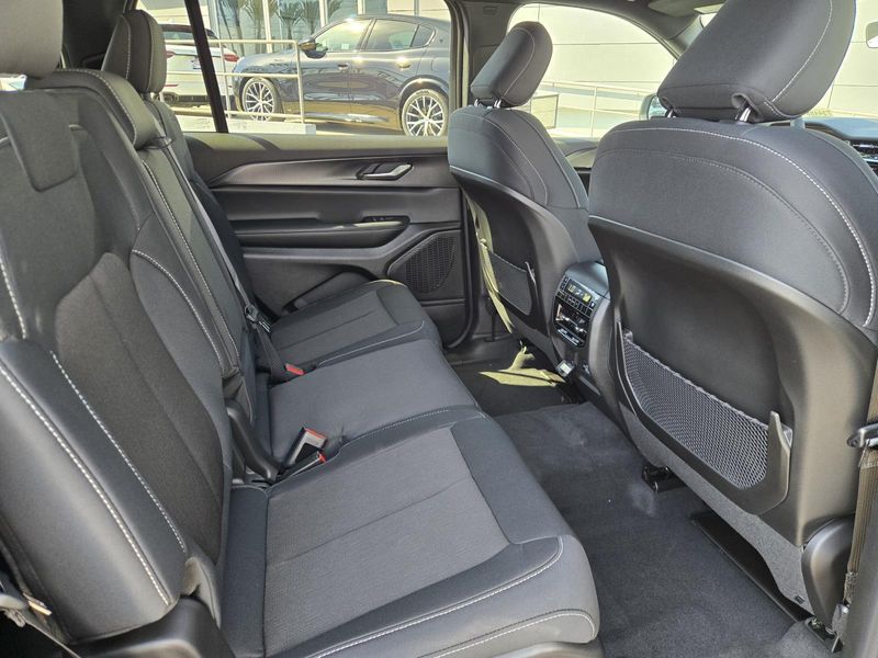 New 2026 Jeep Grand Cherokee L Laredo X 4x2