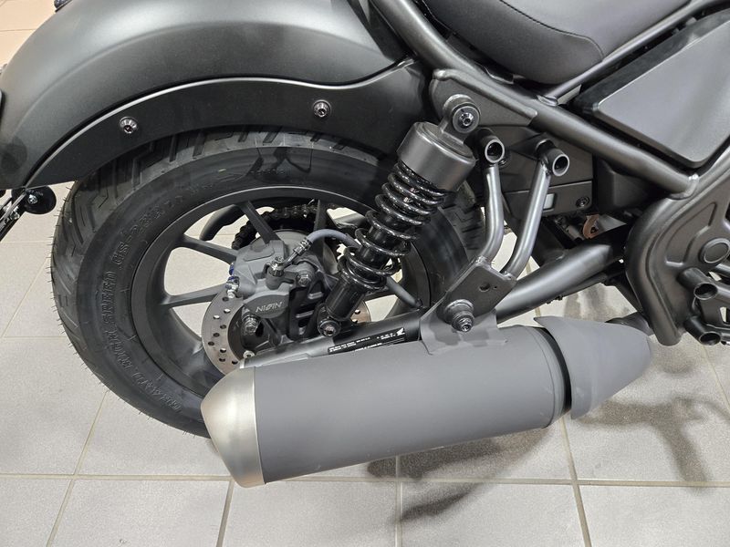 2025 Honda REBEL 300 MATTE BLACK METALLIC Image 24