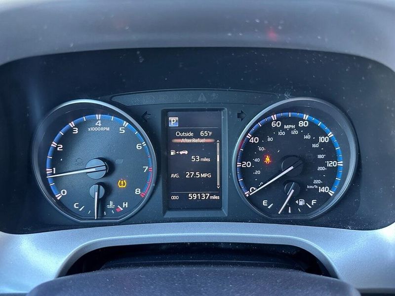 2017 Toyota RAV4 XLE photo 13
