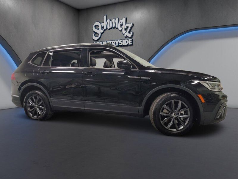 Used 2022 Volkswagen Tiguan SE AWD w/SunroofImage 4