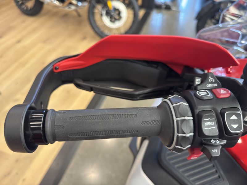 2025 BMW R 1300 GS Adventure - RACING RED